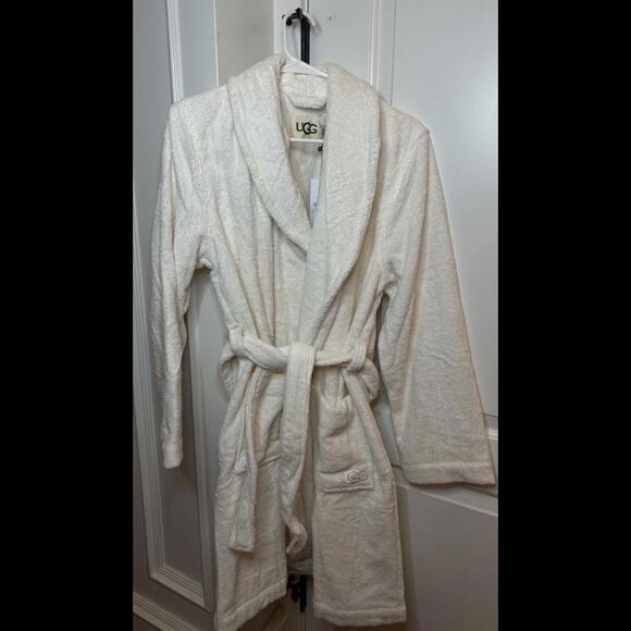 NEW UGG Women’s Lenore Terry Robe In Plaster color. NWT